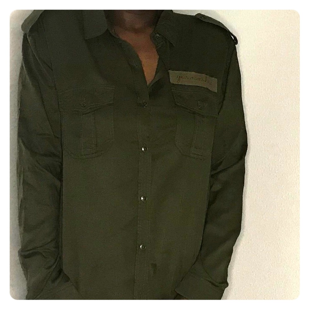 Army green long sleeve NEVER WORN